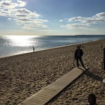De Reve Et Tennis Devant La Maison Apartment Pornichet