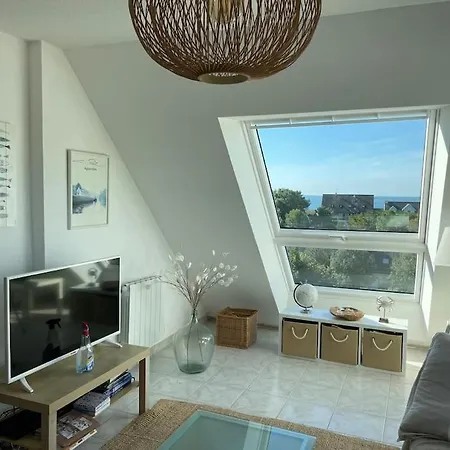 De Reve Et Tennis Devant La Maison