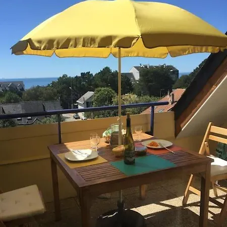 De Reve Et Tennis Devant La Maison * Pornichet